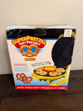 Super Pretzel Soft Pretzel Maker Smart Planet SPM-2 Cheese Melting Pod